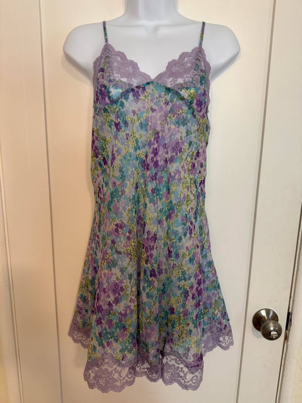 Victoria's Secret Lavender Floral Lace Trim slip dress vintage 2000